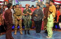 Bertepatan dengan hari kartini dahsyat RCTI menghadirkan tiga anggota Wara dan sopir supir taksi blue bird. Gusmun/detikHot